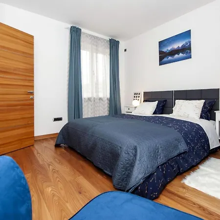 Sky Near Rovinj For 10 People With Private Heated Pool & Children Playground וילה *