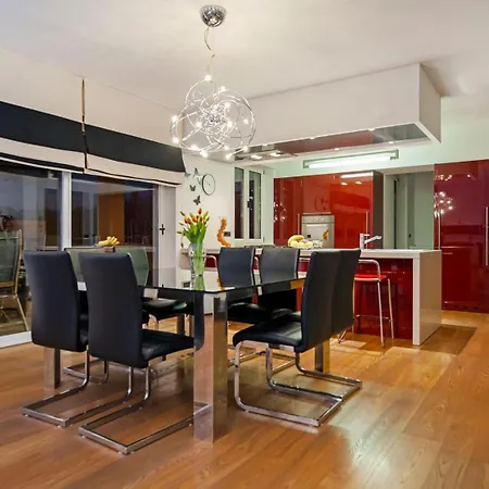 וילה Sky Near Rovinj For 10 People With Private Heated Pool & Children Playground רובינייסקו סלו