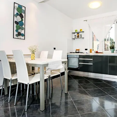 Sky Near Rovinj For 10 People With Private Heated Pool & Children Playground * Rovinjsko Selo