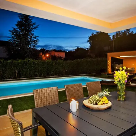 Villa Sky Near Rovinj For 10 People With Private Heated Pool & Children Playground *