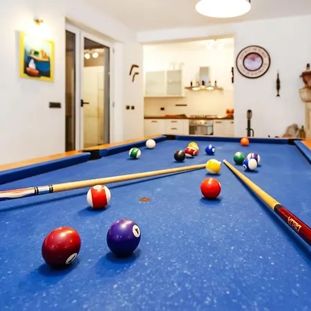 Sky Near Rovinj For 10 People With Private Heated Pool & Children Playground