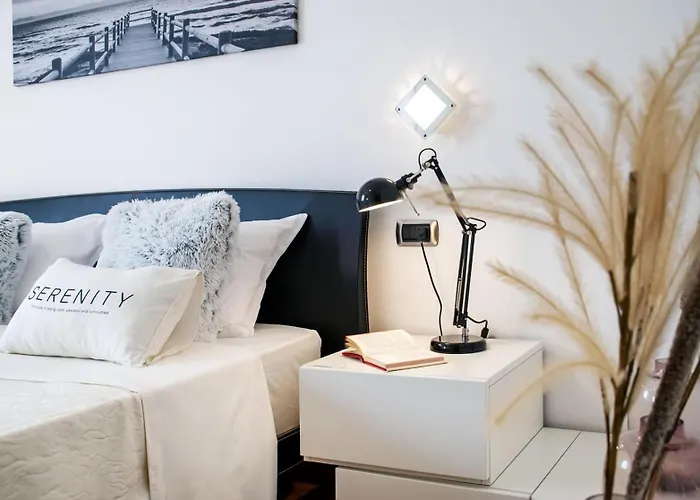 ヴィラ Sky Near Rovinj For 10 People With Private Heated Pool & Children Playground