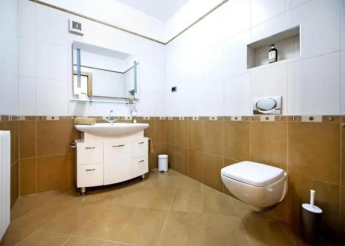 Sky Near Rovinj For 10 People With Private Heated Pool & Children Playground ロヴィンスコ・セロ