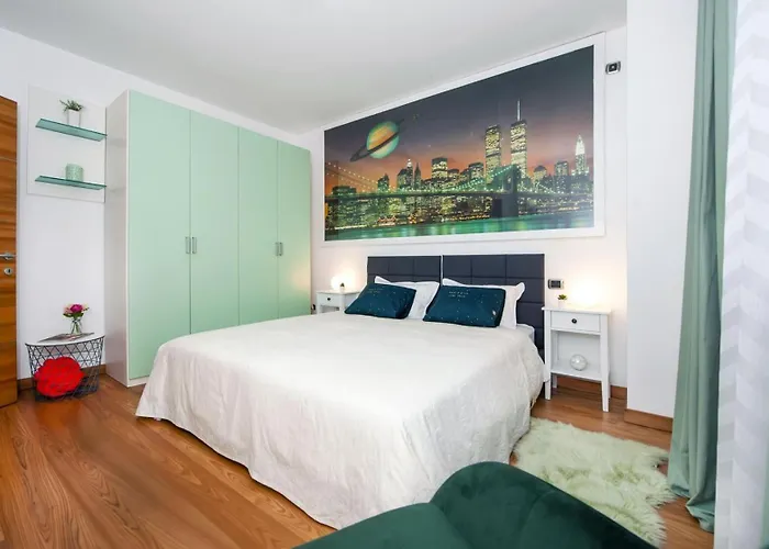 Sky Near Rovinj For 10 People With Private Heated Pool & Children Playground ヴィラ *