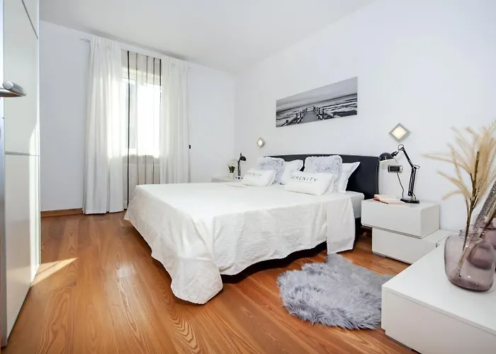 Sky Near Rovinj For 10 People With Private Heated Pool & Children Playground *