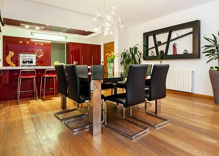 ヴィラ Sky Near Rovinj For 10 People With Private Heated Pool & Children Playground