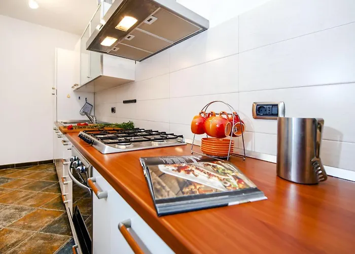 ヴィラ Sky Near Rovinj For 10 People With Private Heated Pool & Children Playground ロヴィンスコ・セロ